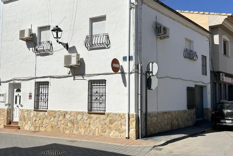 Photo 1 of Single-family semi-detached for sale in Calle Fray Luis de León, 19, Las Pedroñeras   , Cuenca