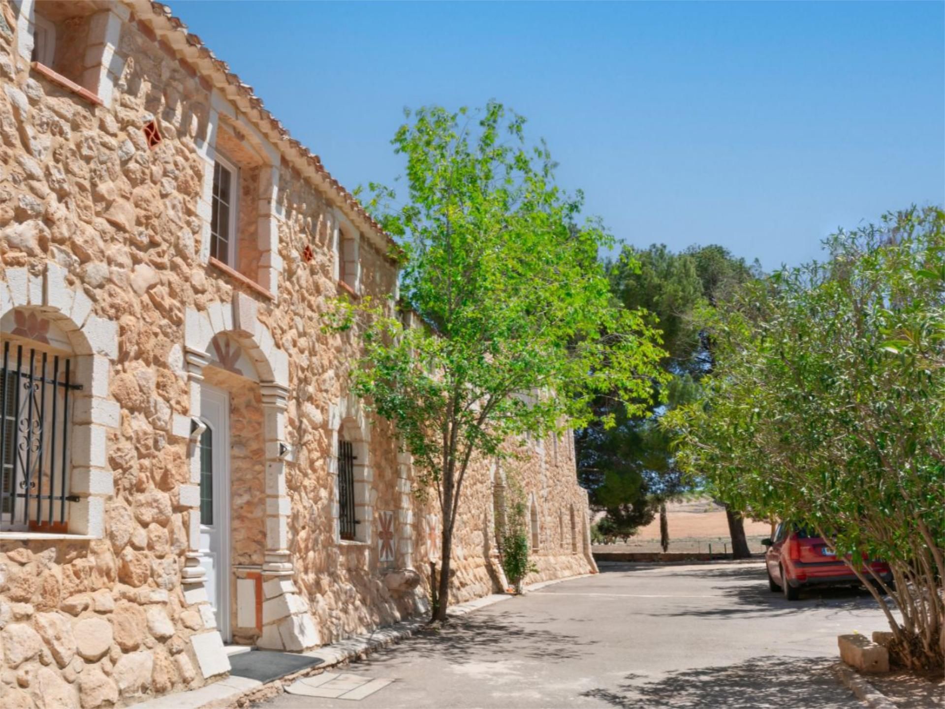 Vista exterior de Finca rústica en venda en El Pinós / Pinoso amb Aire condicionat, Calefacció i Jardí privat