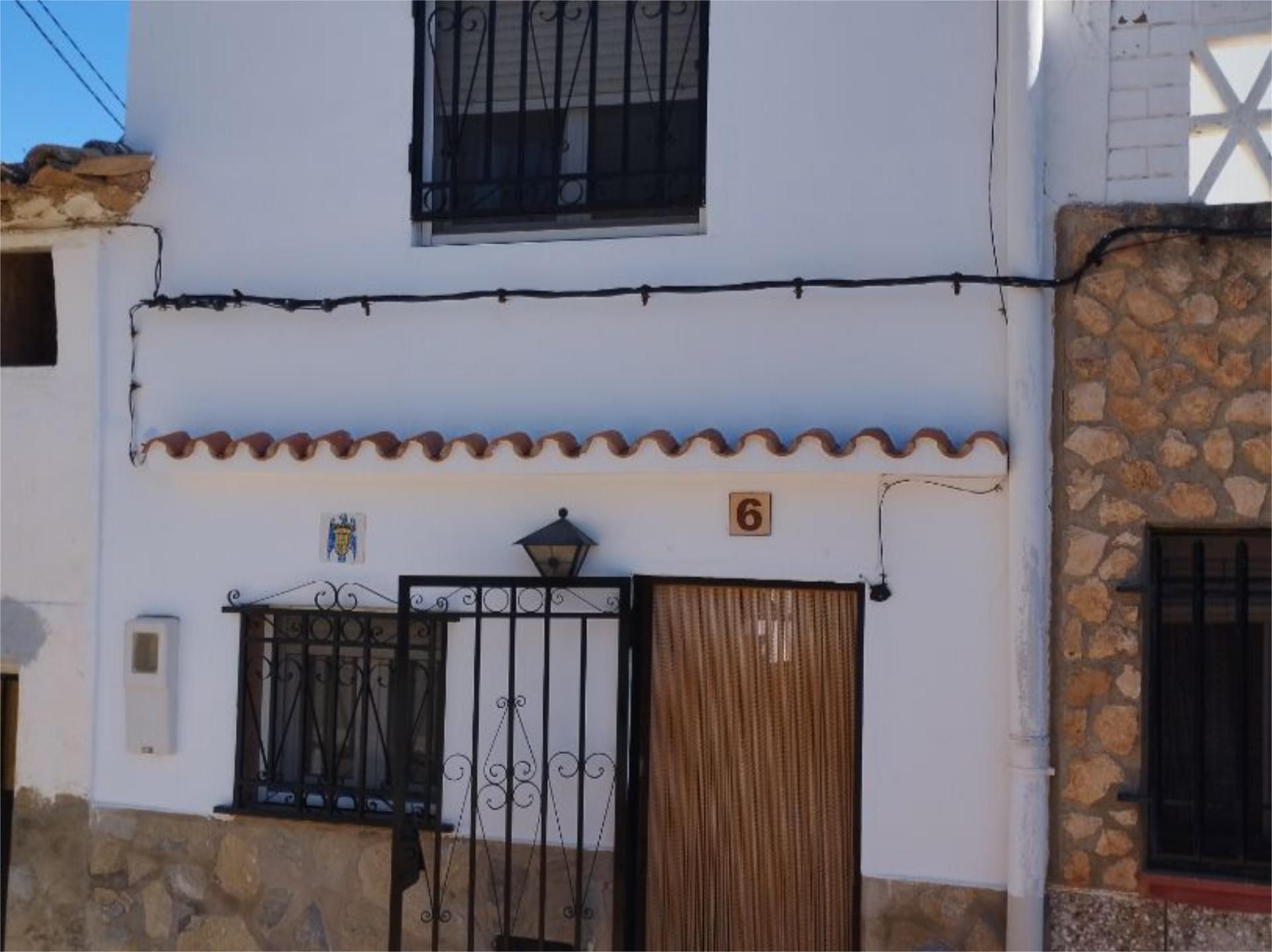 Exterior view of Single-family semi-detached for sale in Requena  with Air Conditioner, Terrace and Balcony