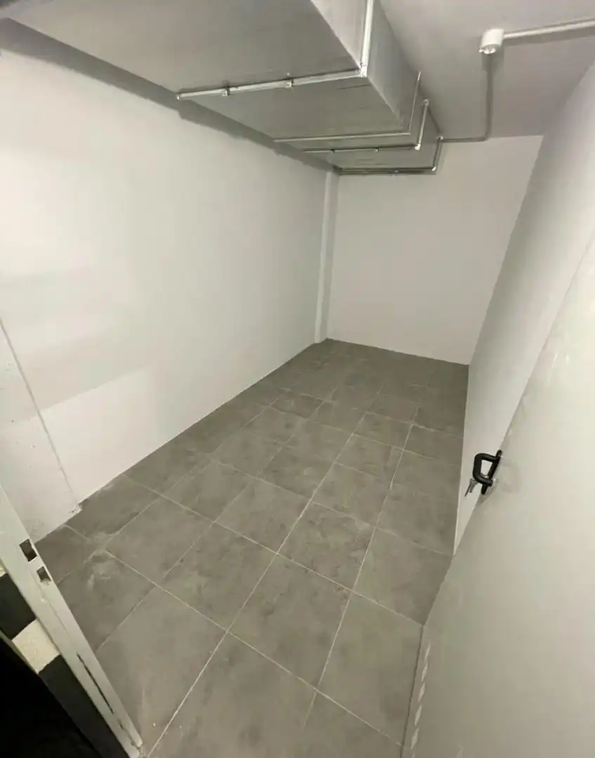 Garage for rent in  Logroño