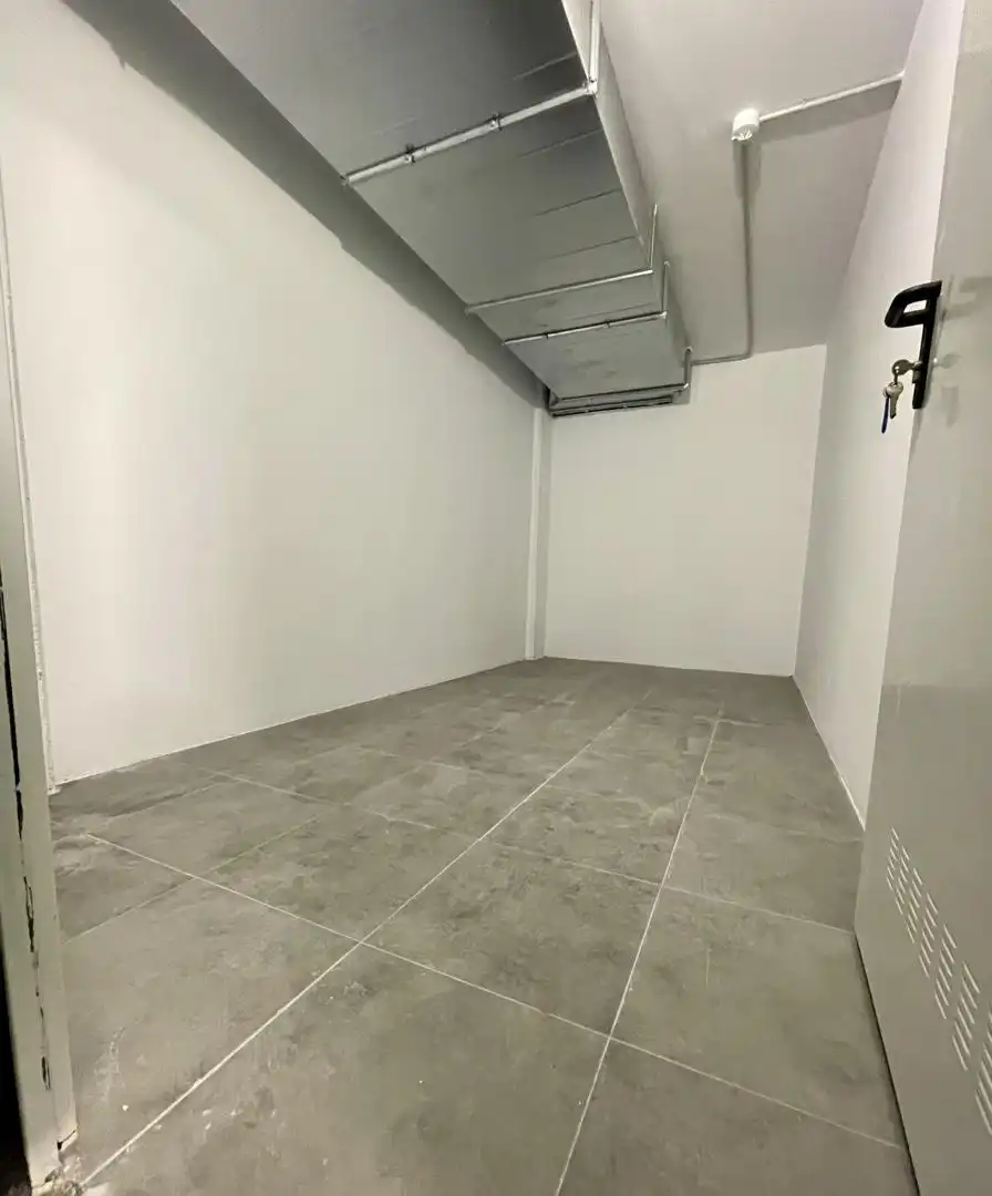 Garage for rent in  Logroño