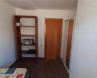 Dormitori de Apartament en venda en  Teruel Capital amb Terrassa
