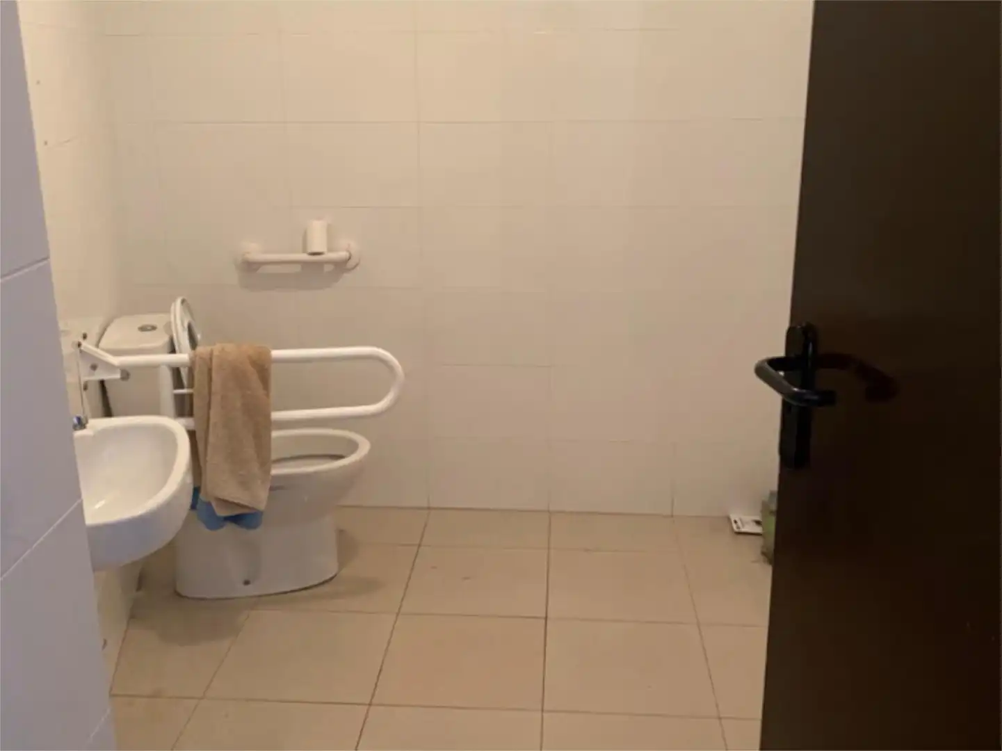 Local de alquiler en Avenida de los Reyes Católicos, 26, Villarrobledo Baño de Local de alquiler en Villarrobledo con Aire acondicionado y Calefacción