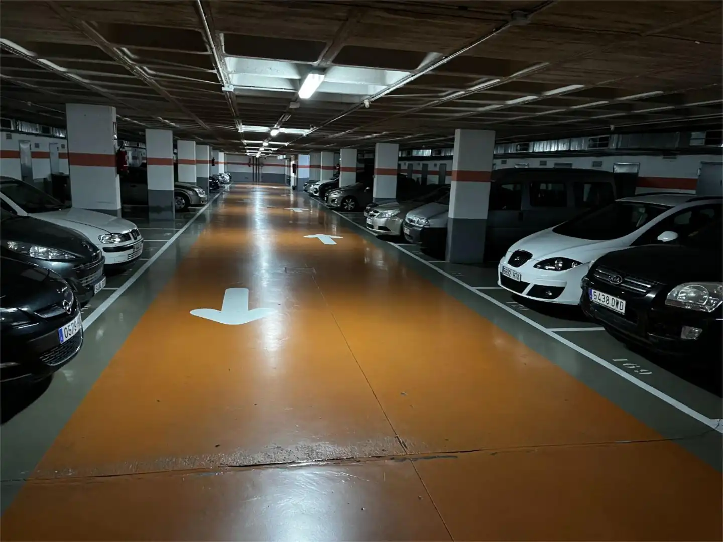 Garaje en venta en Carrer de Joan Arús i Borràs, 8, Sant Ildefons Parking de Garaje en venta en Cornellà de Llobregat