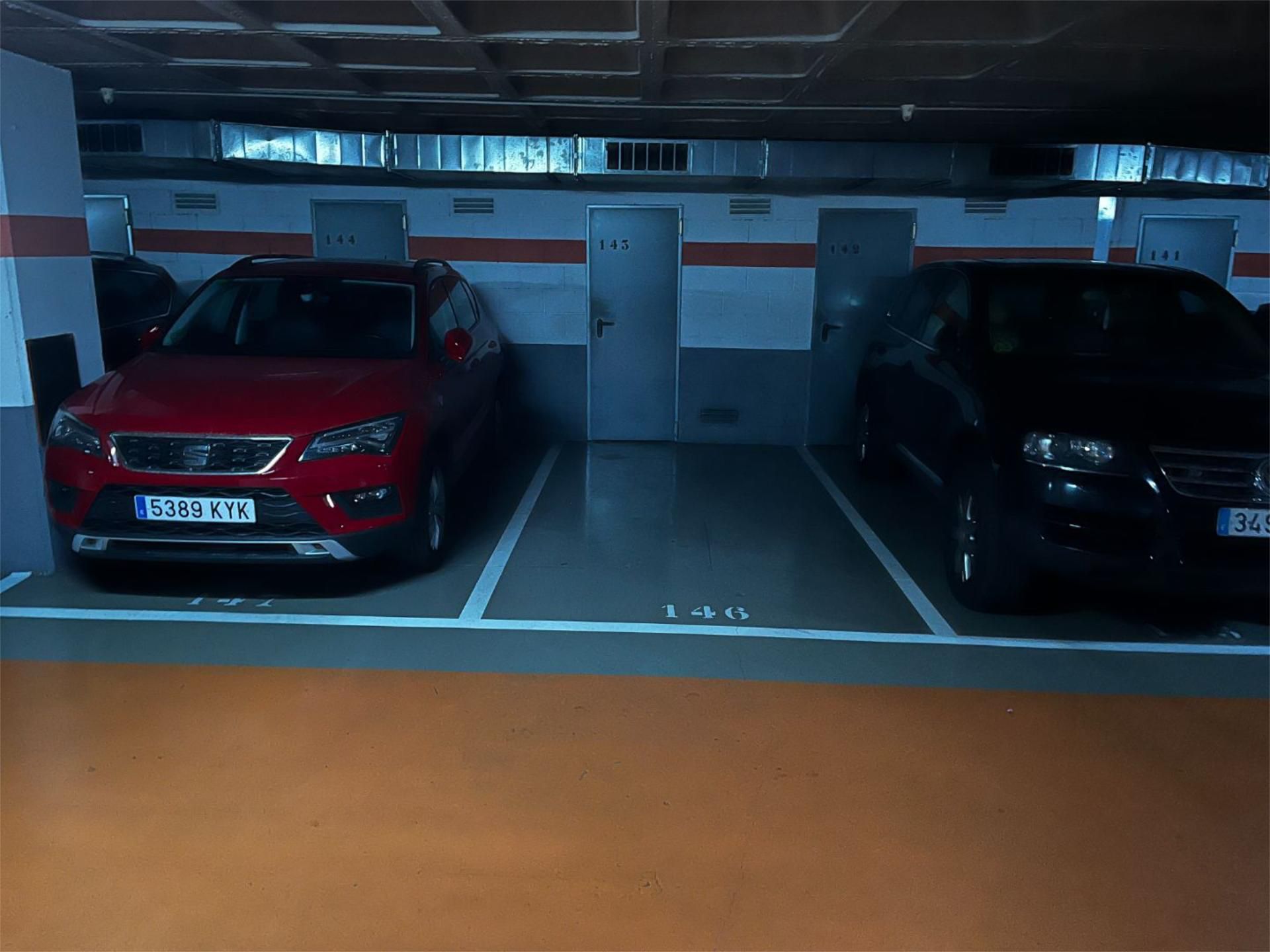 Aparcament de Garatge en venda en Cornellà de Llobregat