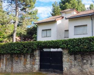 Exterior view of House or chalet for sale in El Espinar