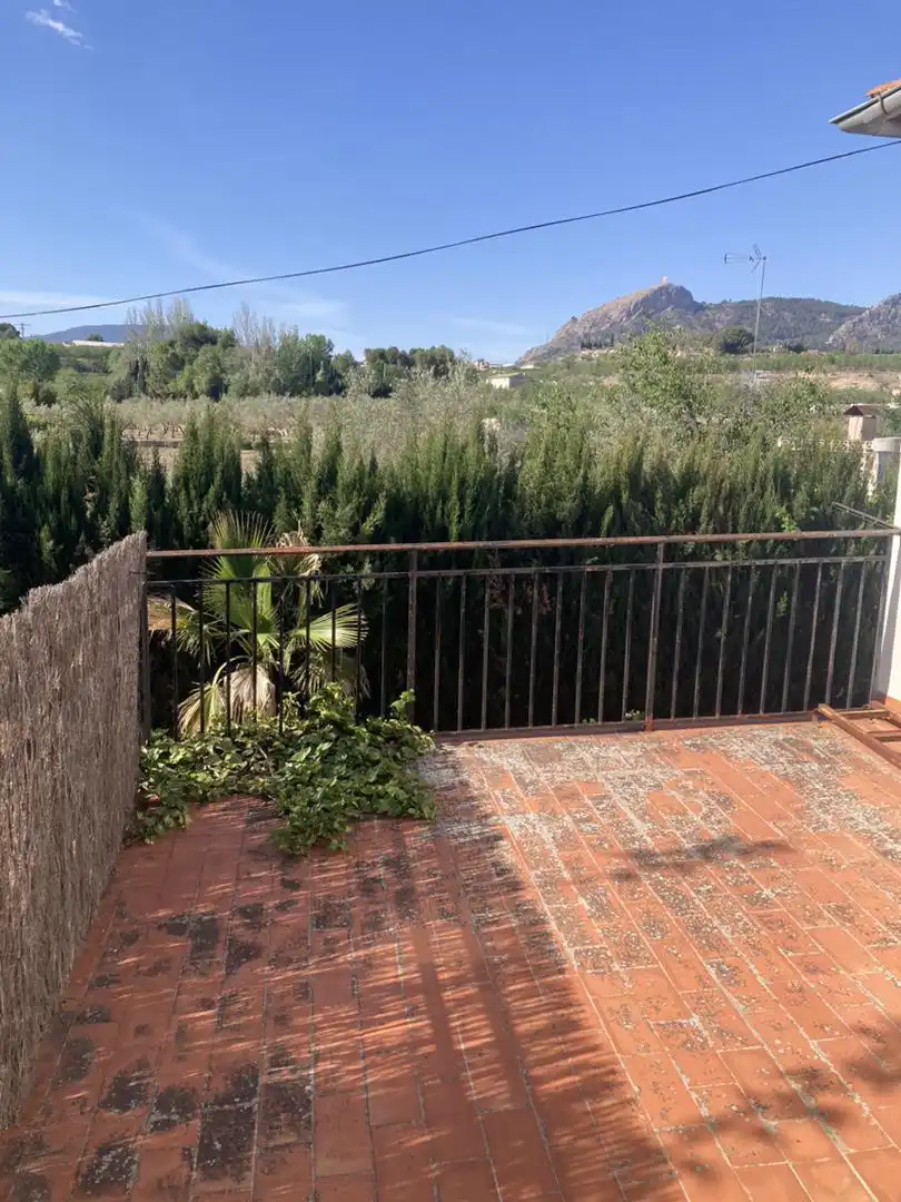 Finca rústica en venta en Partida Alcudia, 128, Cocentaina Jardín de Finca rústica en venta en Cocentaina con Terraza y Piscina