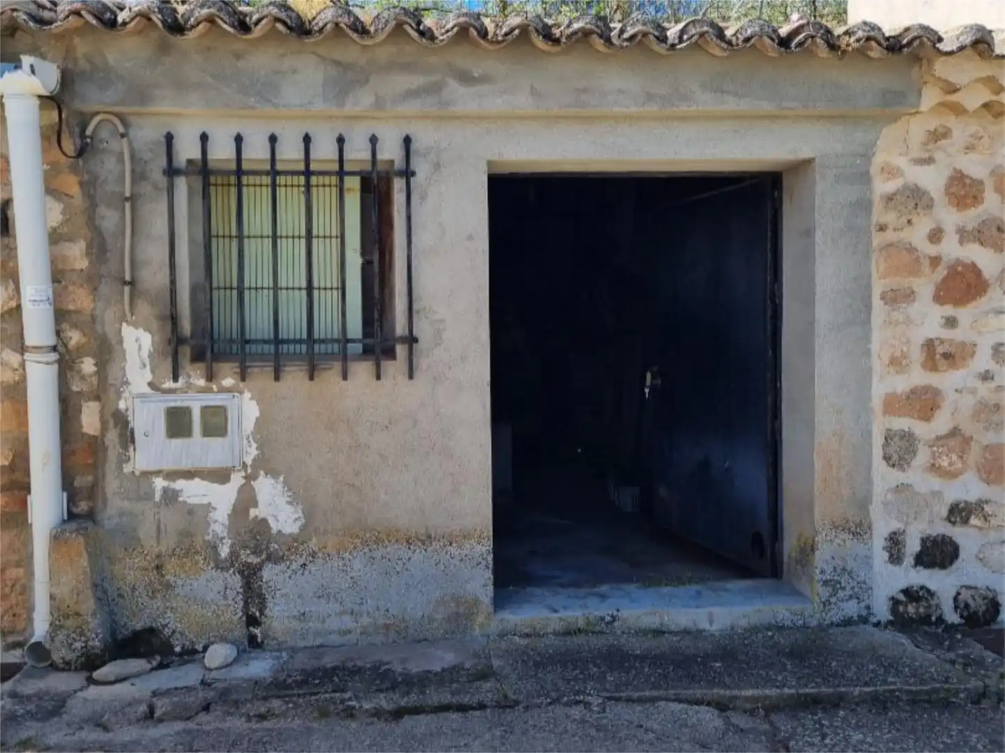 Garage for sale in Bujalaro