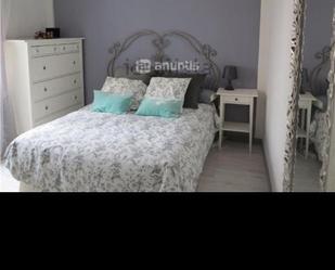 Bedroom of Flat to rent in Salamanca Capital  with Air Conditioner, Heating and Furnished