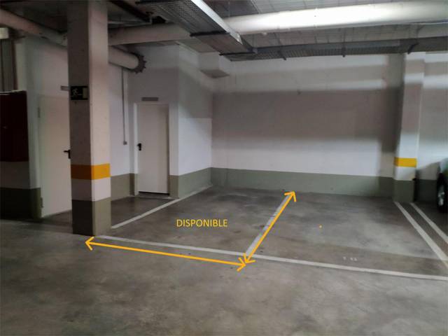 Garaje en Alquiler en Avenida de Emilio Lemos, 20 en Colores -  Entreparques