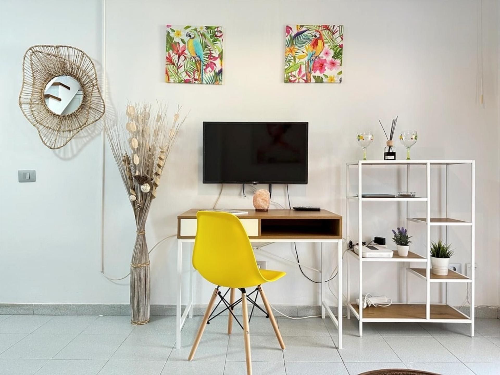 Sala d'estar de Dúplex en venda en San Bartolomé de Tirajana amb Aire condicionat, Jardí privat i Terrassa