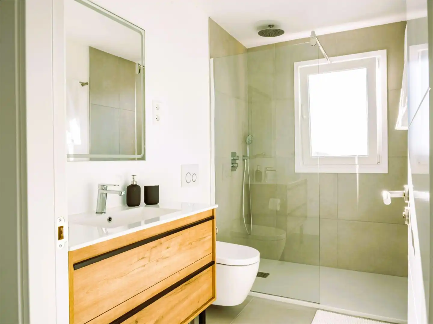 Piso en venta en Calle del Limonero, 35, Castillejos - Cuzco Baño de Piso en venta en Madrid con Aire acondicionado, Calefacción y Amueblado