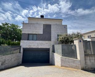 Vista exterior de Casa o xalet en venda en Rosselló amb Aire condicionat, Terrassa i Piscina