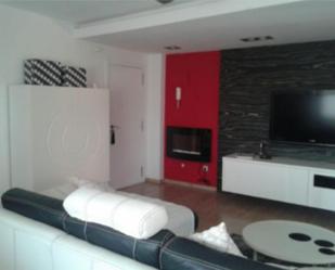 Sala d'estar de Apartament de lloguer en Gandia amb Aire condicionat, Terrassa i Piscina