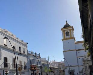 Vista exterior de Pis en venda en Chiclana de la Frontera amb Terrassa i Balcó