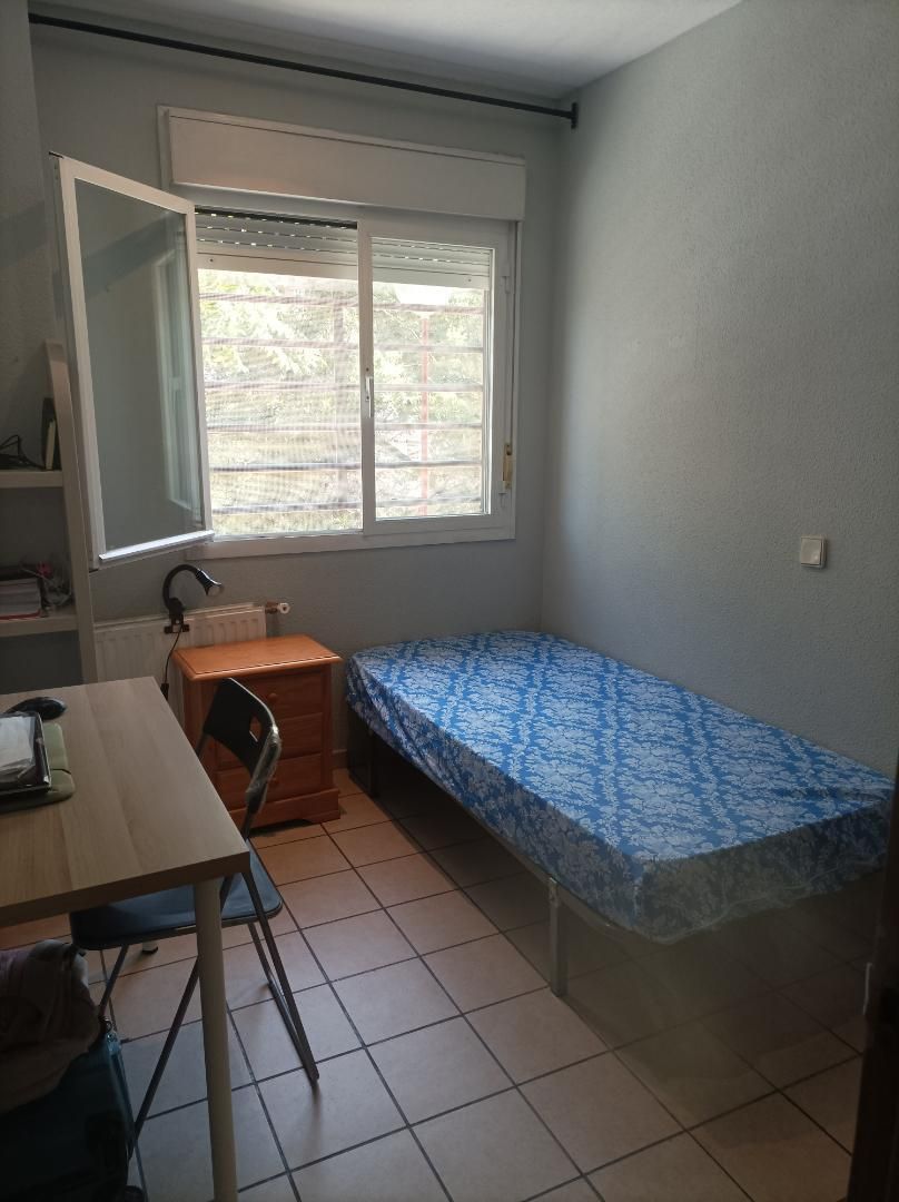 Bedroom of Flat for share in  Madrid Capital  with Heating, Furnished and Oven