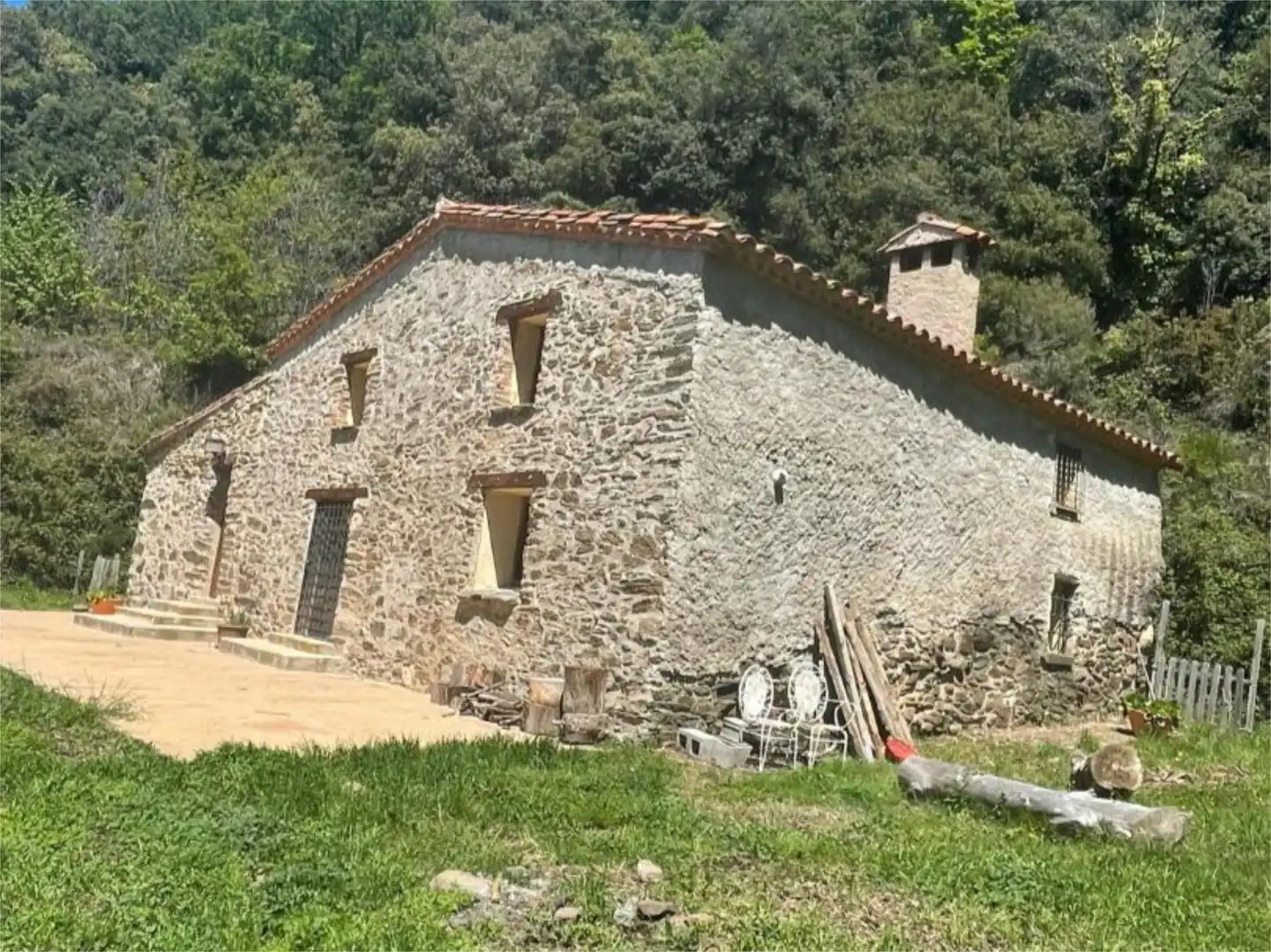 Außenansicht von Country house zum Verkauf in Fogars de Montclús mit Terrasse