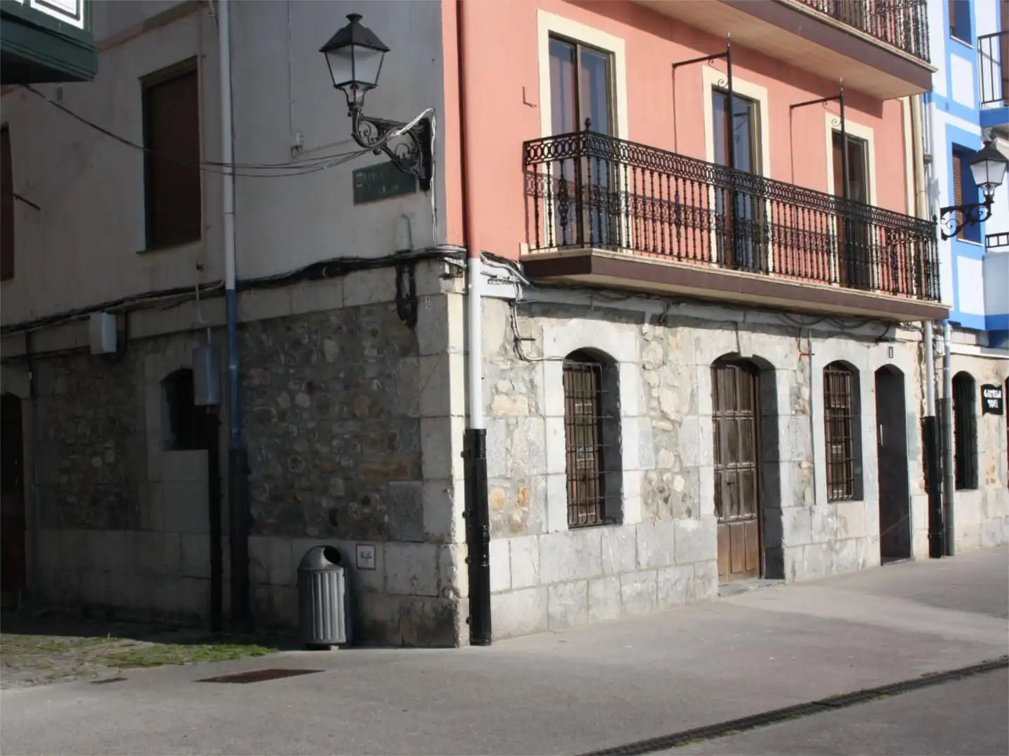 Local en venda a Gaztelu Enparantza Plaza, 1, Bermeo Vista exterior de Local en venda en Bermeo