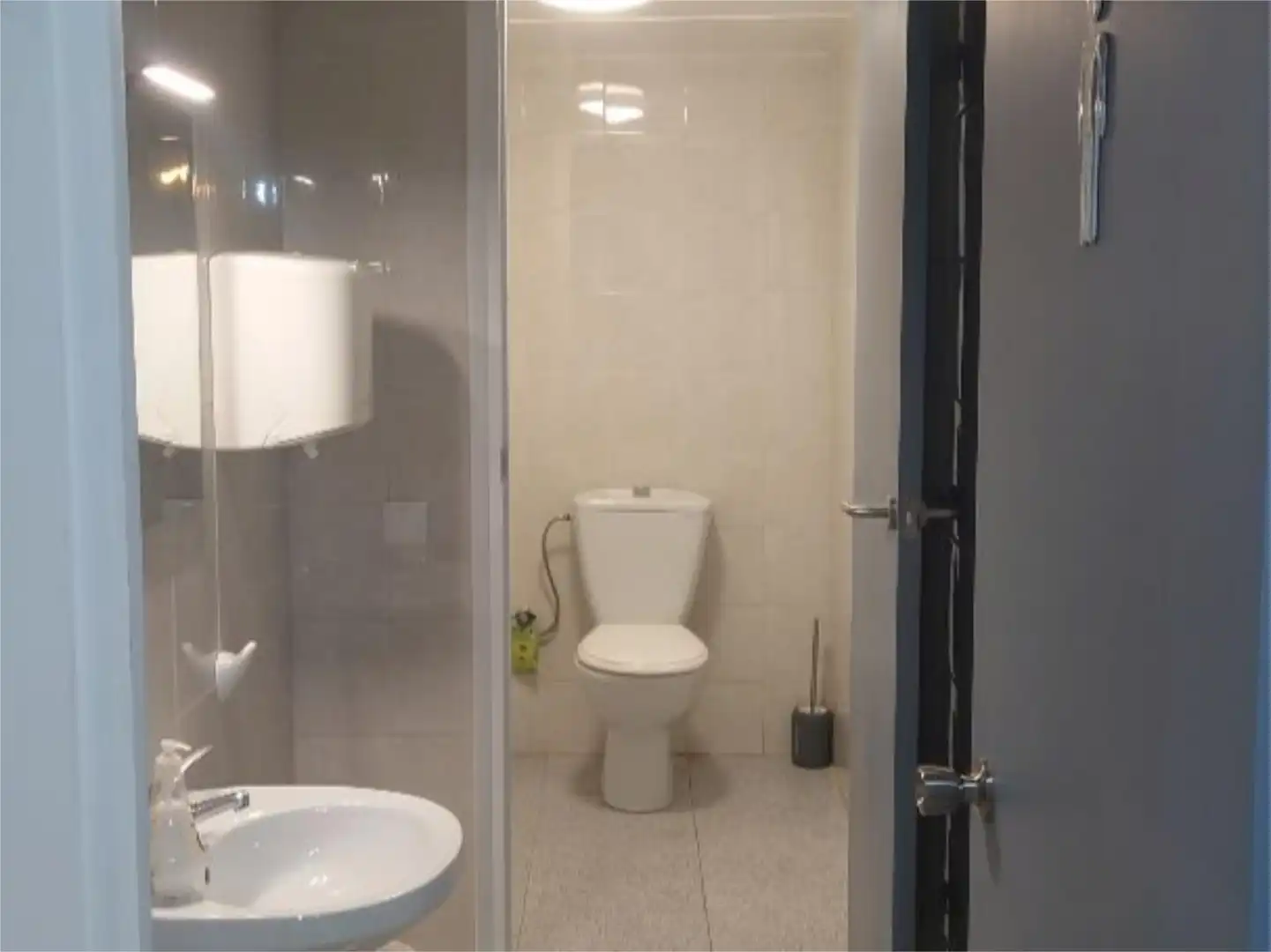 Oficina de alquiler en Plaça Enginyer Deulofeu, 10, La Salut Baño de Oficina de alquiler en Badalona