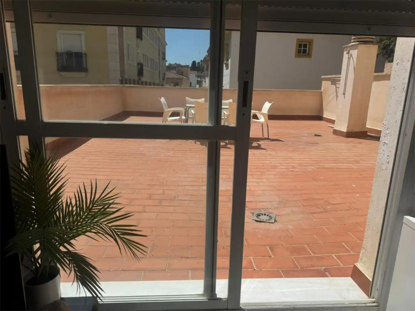 Pis de lloguer a Avenida Santa Rosa de Lima, 2, Carranque - Haza Cuevas Terrassa de Pis de lloguer en Málaga amb Terrassa, Moblat i Balcó