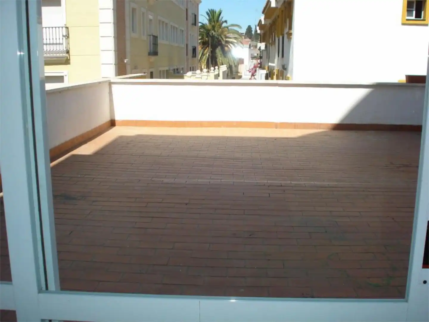 Pis de lloguer a Avenida Santa Rosa de Lima, 2, Carranque - Haza Cuevas Terrassa de Pis de lloguer en Málaga amb Terrassa, Moblat i Balcó
