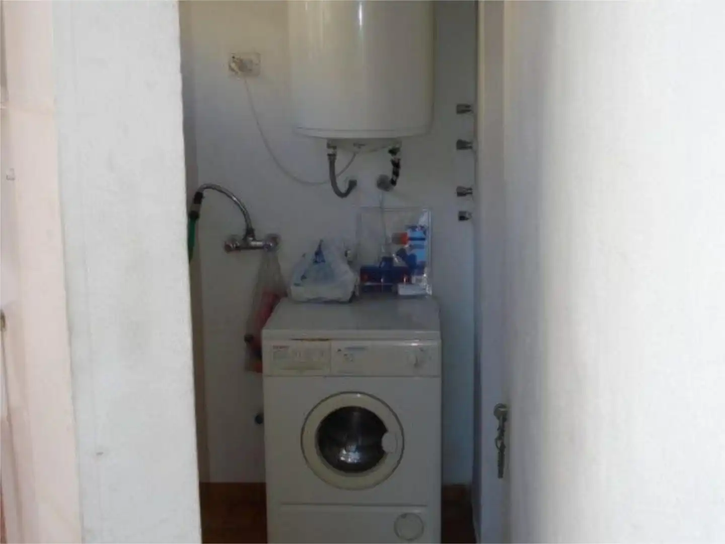 Pis de lloguer a Avenida Santa Rosa de Lima, 2, Carranque - Haza Cuevas Bany de Pis de lloguer en Málaga amb Terrassa, Moblat i Balcó
