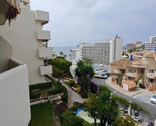 Vista exterior de Apartament en venda en Benalmádena amb Terrassa, Piscina i Balcó