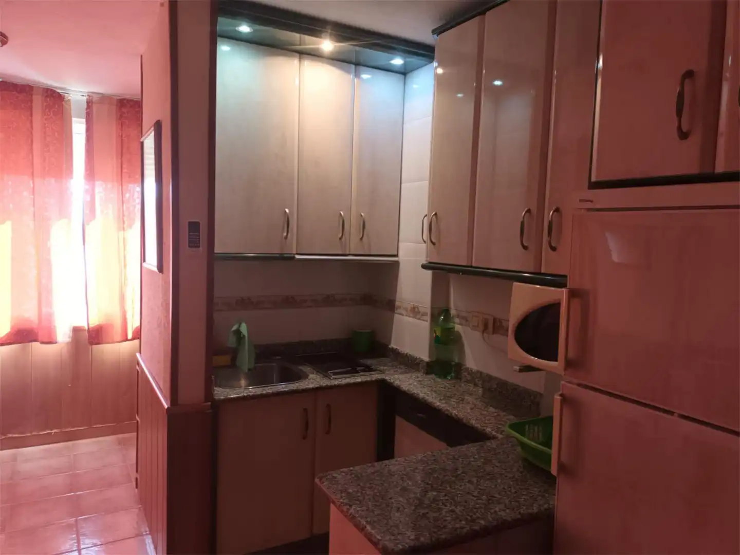 Apartamento de alquiler en Avenida las Gaviotas, 41, El Sabinar – Urbanizaciones – Las Marinas – Playa Serena Cocina de Apartamento de alquiler en Roquetas de Mar con Aire acondicionado, Amueblado y Lavadora