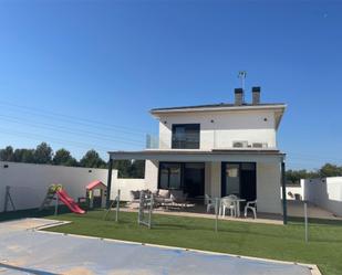 Vista exterior de Casa o xalet en venda en Bétera amb Aire condicionat, Terrassa i Piscina