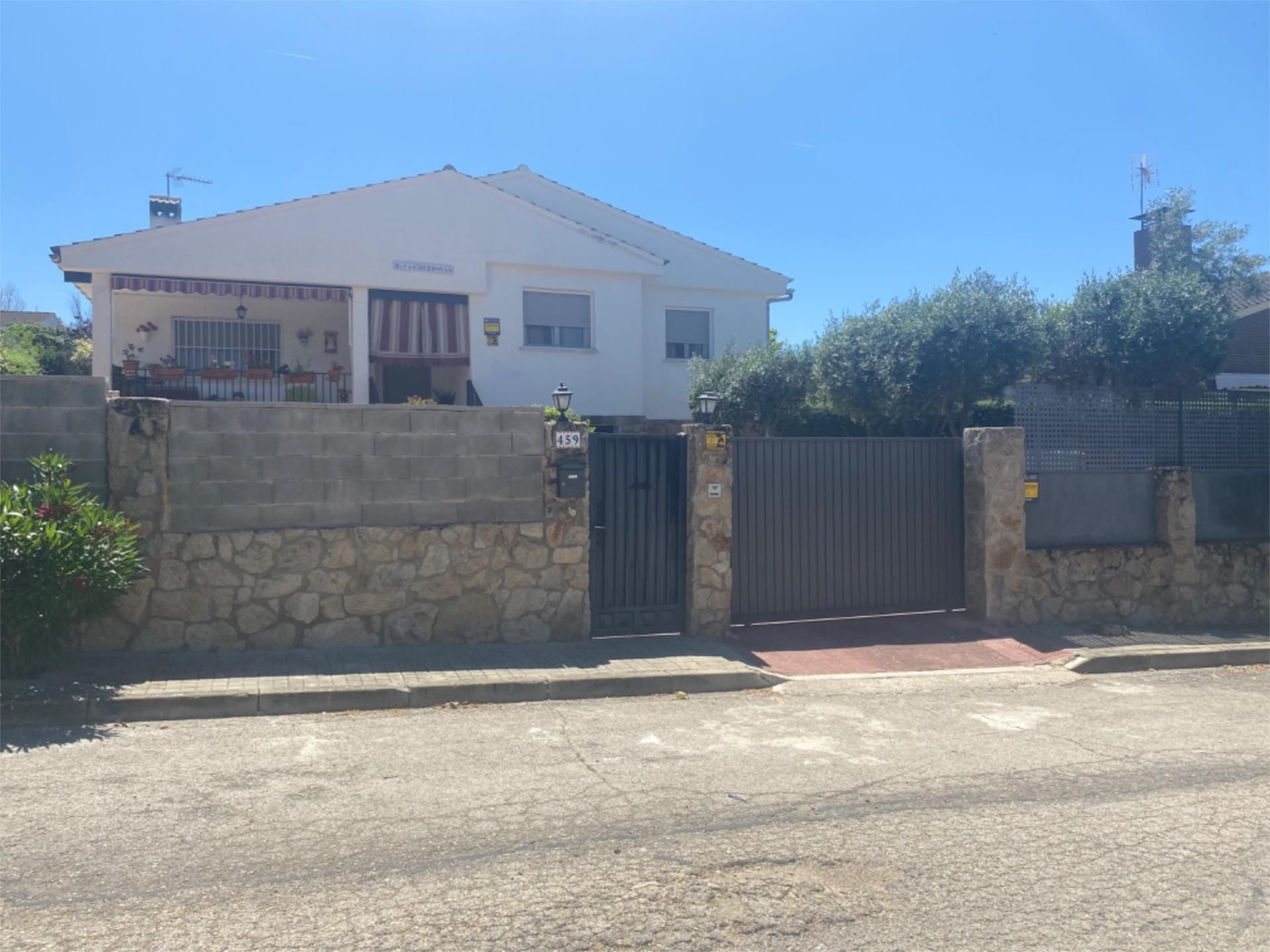 Exterior view of House or chalet to rent in Uceda  with Heating, Private garden and Swimming Pool