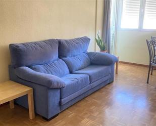 Living room of Flat to rent in  Madrid Capital  with Air Conditioner, Heating and Parquet flooring