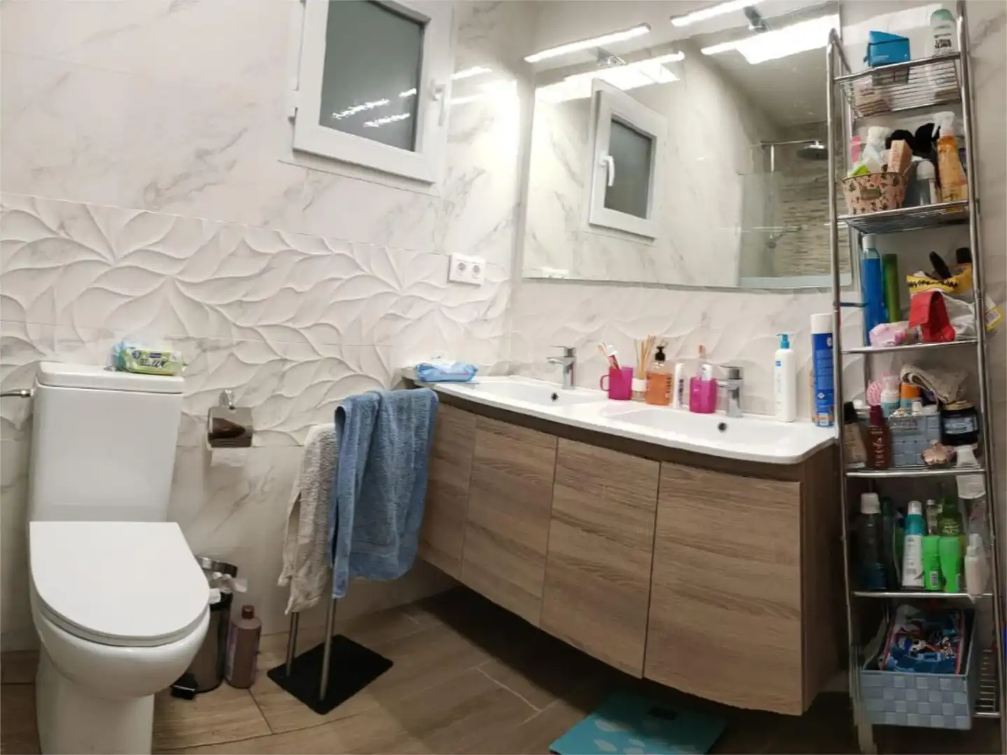 Casa adosada en venta en Carrer de Montserrat, 20, Sant Hipòlit de Voltregà Baño de Casa adosada en venta en Sant Hipòlit de Voltregà con Terraza