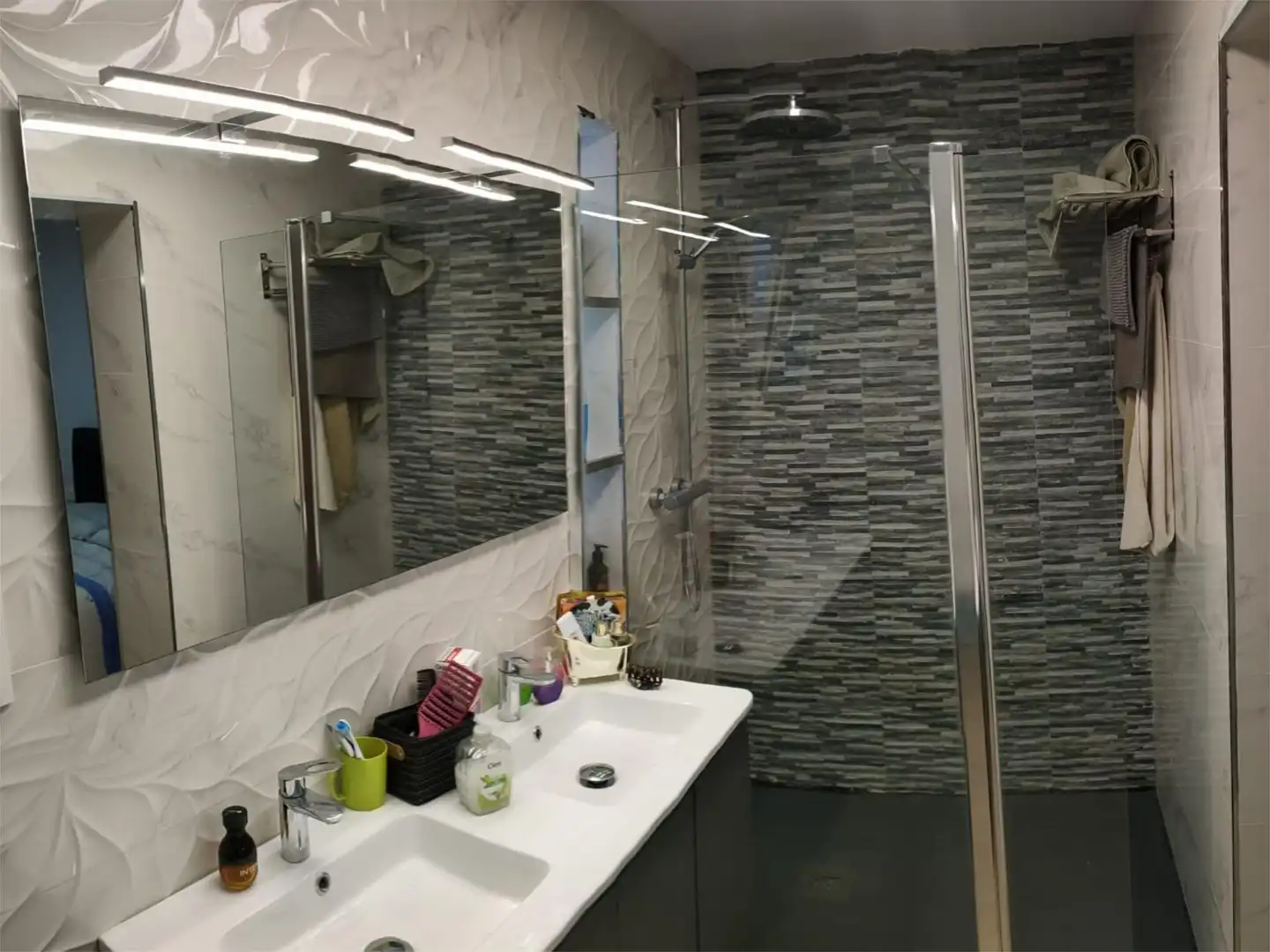 Casa adosada en venta en Carrer de Montserrat, 20, Sant Hipòlit de Voltregà Baño de Casa adosada en venta en Sant Hipòlit de Voltregà con Terraza