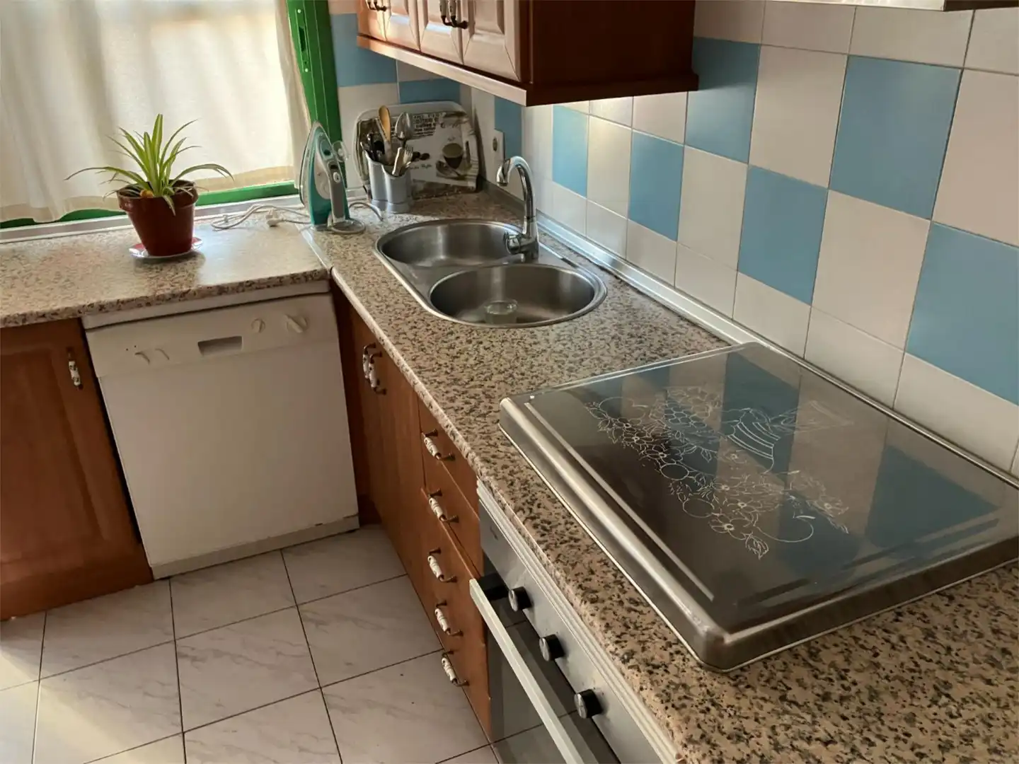 Casa o chalet en venta en Ronda de Le Plaza de Toros, 28, Trujillo Cocina de Casa o chalet en venta en Trujillo con Aire acondicionado, Terraza y Balcón