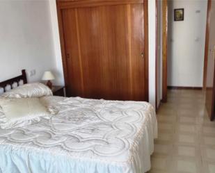 Dormitori de Pis de lloguer en San Pedro del Pinatar amb Aire condicionat i Terrassa