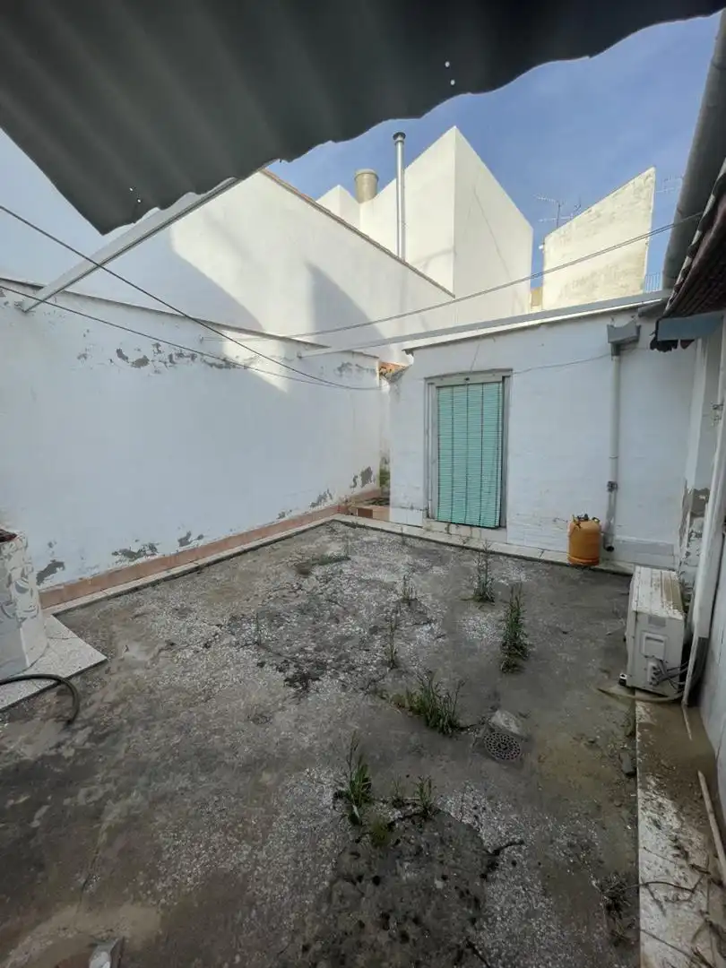 Planta baixa en venda a Calle Carmen, 14, Villafranca de los Barros Planta baixa en venda en Villafranca de los Barros amb Aire condicionat i Jardí privat