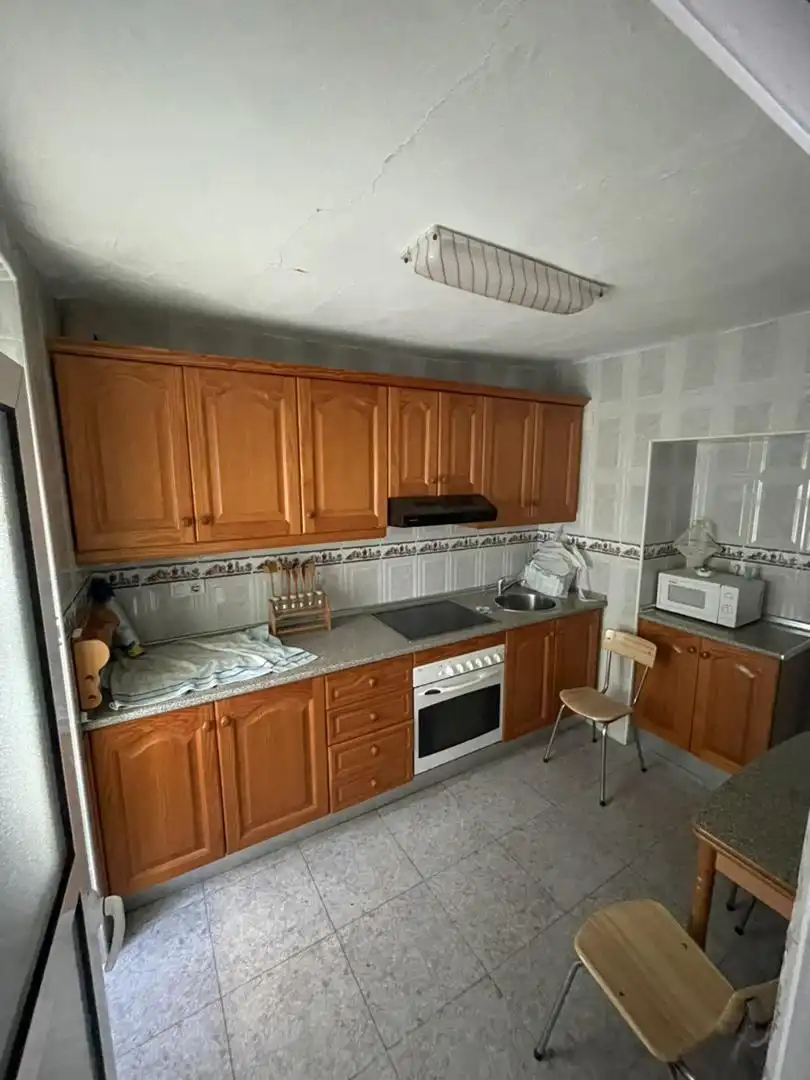 Planta baixa en venda a Calle Carmen, 14, Villafranca de los Barros Cuina de Planta baixa en venda en Villafranca de los Barros amb Aire condicionat i Jardí privat
