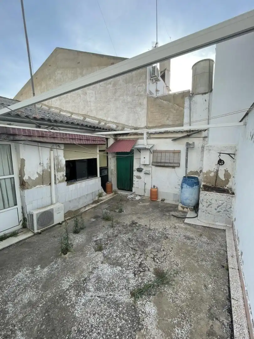 Planta baixa en venda a Calle Carmen, 14, Villafranca de los Barros Planta baixa en venda en Villafranca de los Barros amb Aire condicionat i Jardí privat