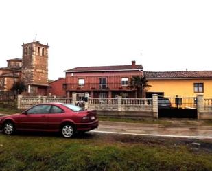 Vista exterior de Finca rústica en venda en Respenda de la Peña amb Balcó