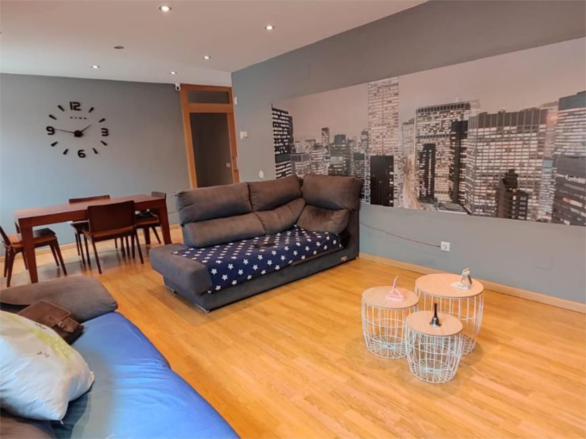 Sala d'estar de Casa adosada en venda en Molinaseca amb Aire condicionat, Calefacció i Parquet