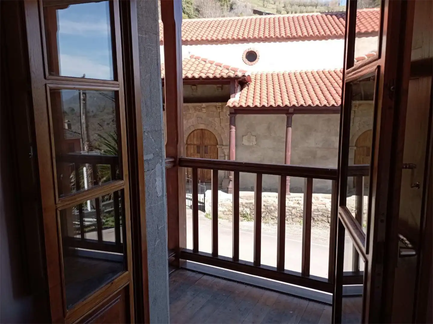 Terraza de Local de alquiler en Lena con Calefacción, Parquet y Amueblado