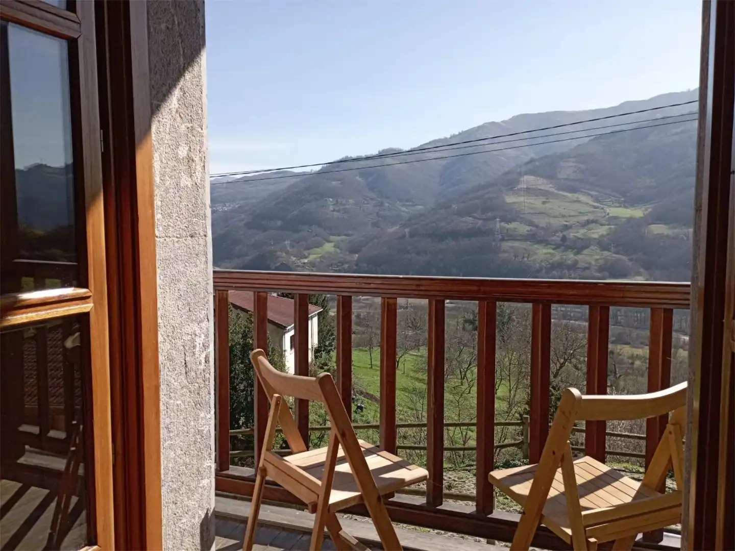 Terraza de Local de alquiler en Lena con Calefacción, Parquet y Amueblado