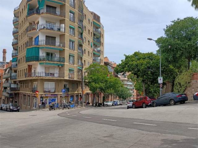 Local comercial en Alquiler en Passeig de Montjuïc, 13 en El Poble Sec - Parc de Montjuïc