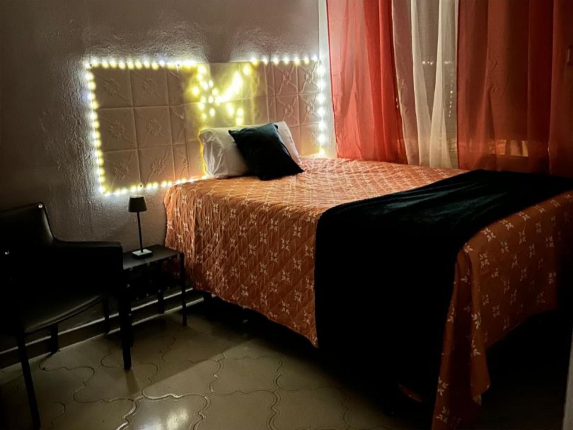 Bedroom of Flat to share in  Madrid Capital  with Heating, Terrace and Furnished