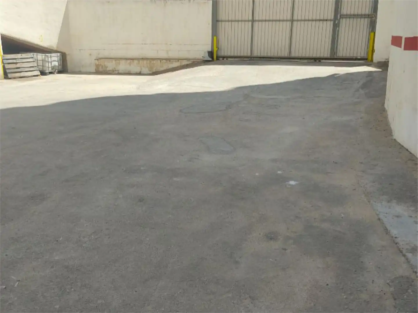 Parkplatz von Fabrikhallen zur Miete in Callosa d'En Sarrià
