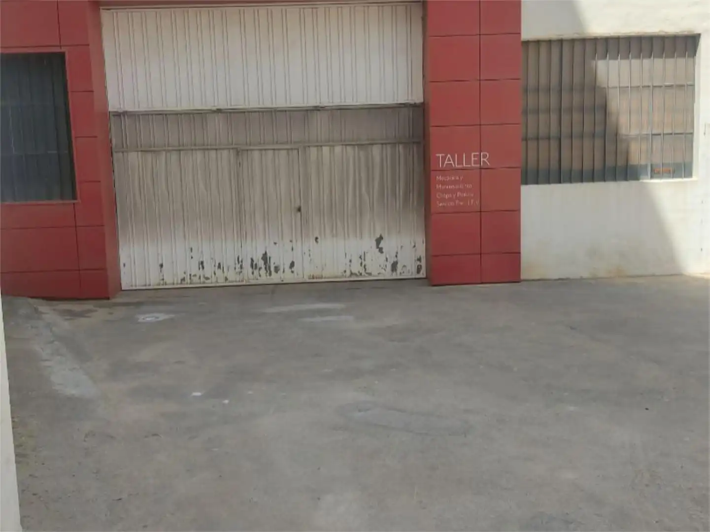 Außenansicht von Fabrikhallen zur Miete in Callosa d'En Sarrià