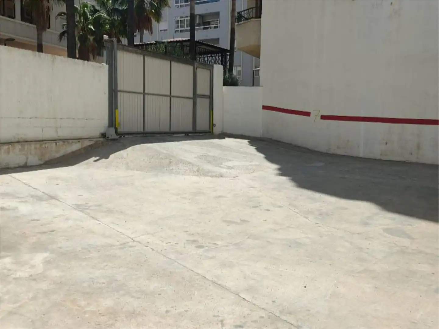 Parkplatz von Fabrikhallen zur Miete in Callosa d'En Sarrià