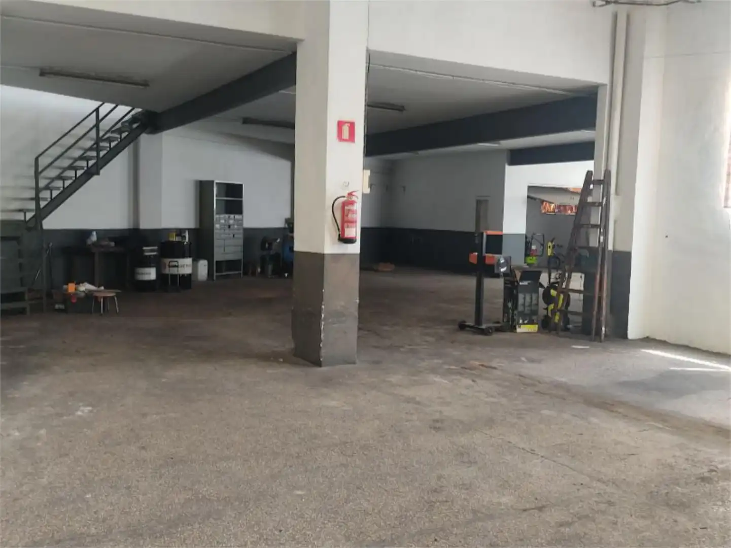 Parkplatz von Fabrikhallen zur Miete in Callosa d'En Sarrià