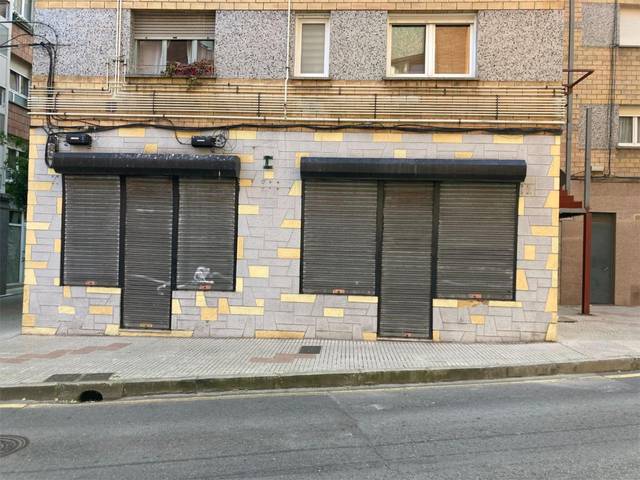 Local comercial en Venta en Calle Cataluña, 56 en Pumarín