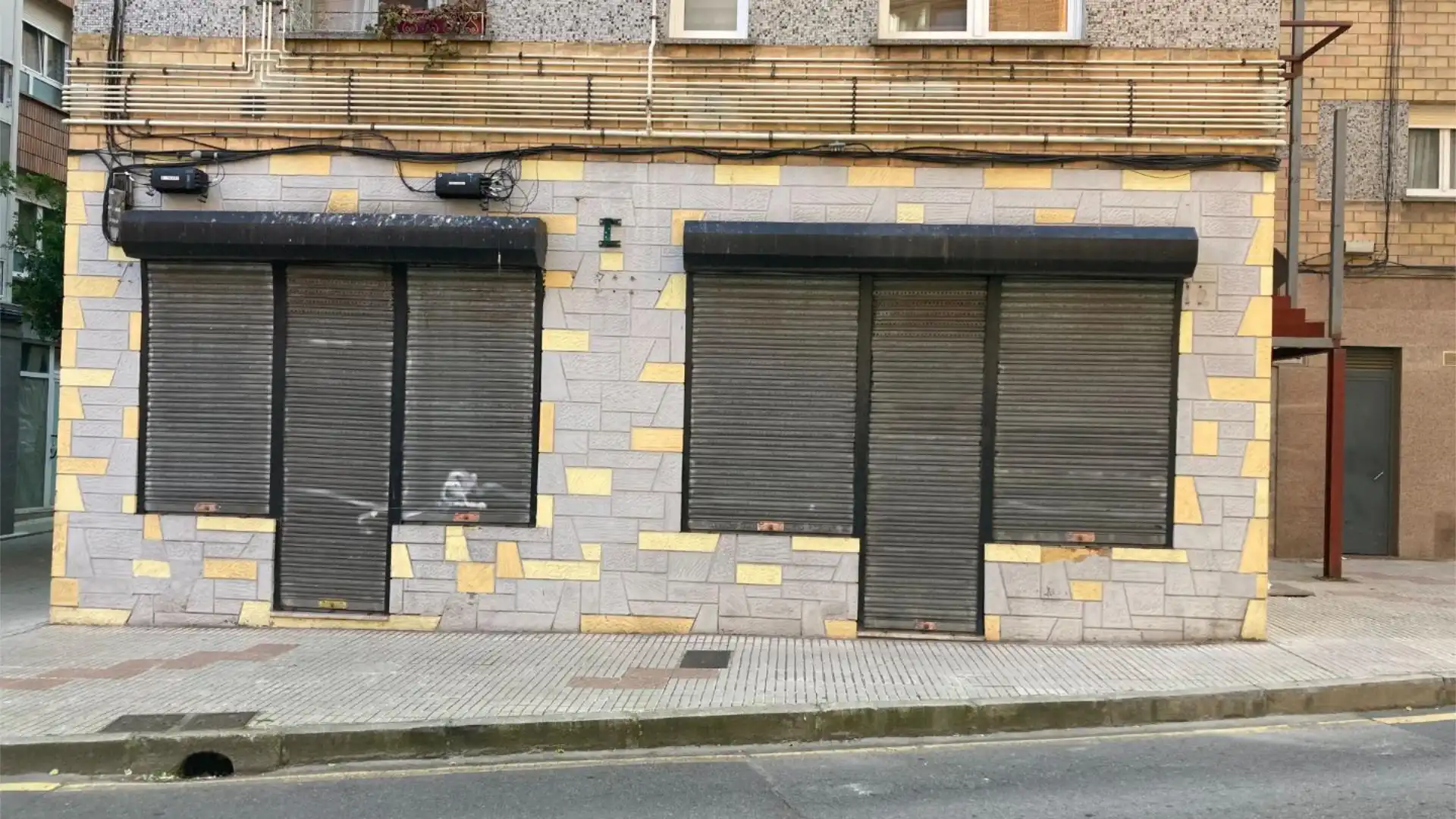 Vista exterior de Local en venta en Gijón  con Amueblado
